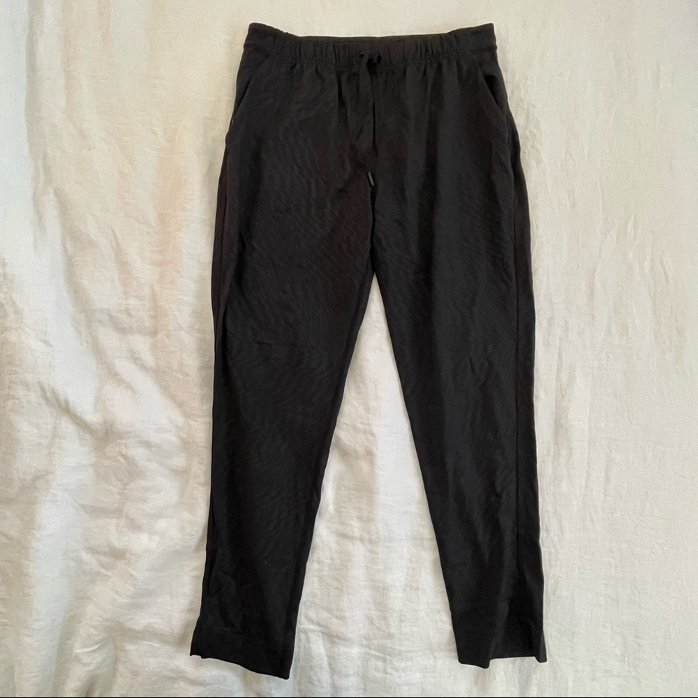Lululemon On the Fly patterned Stretch Pants size 8 feels like size 6